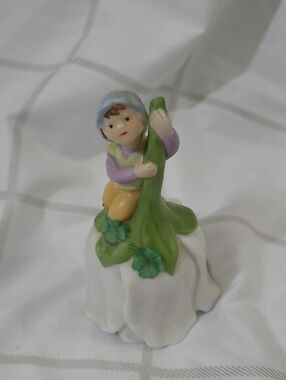 Avon Porcelain Collectible Bell (Missing Bell) ♻️ 5/$10 ♻️